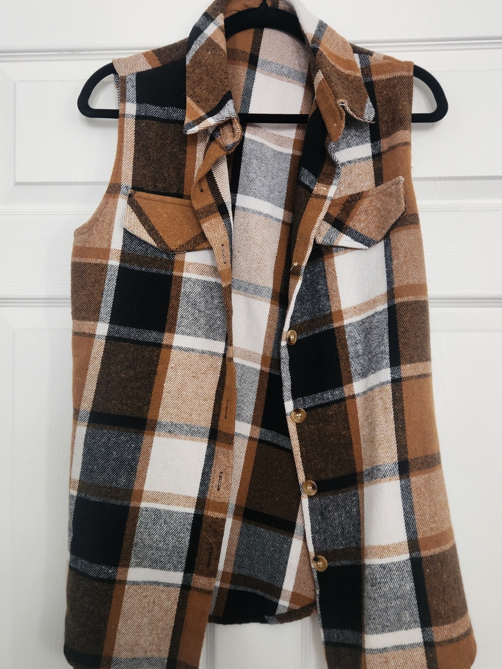 Sleeveless Plaid Button Front Vest in Brown & Black